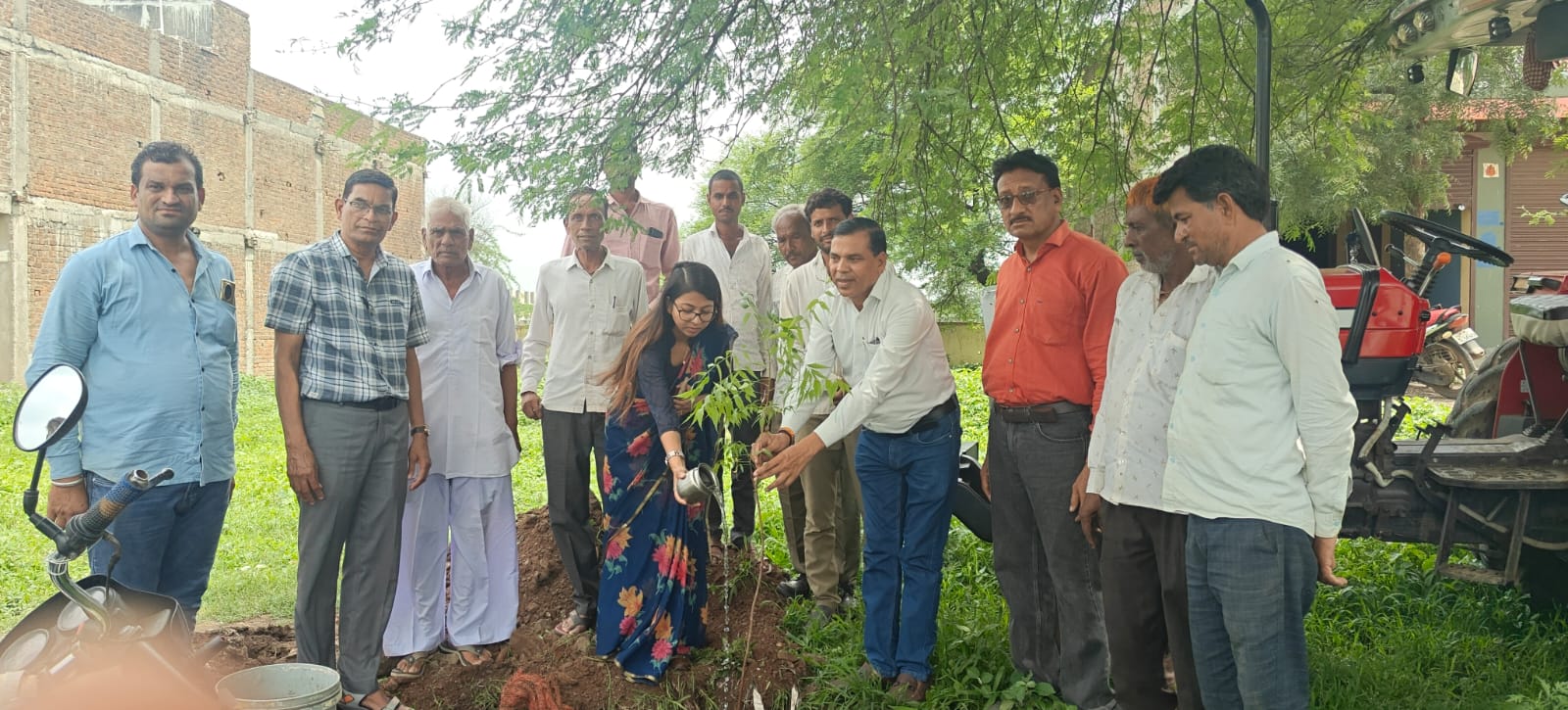 एसडीएम शिवानी गर्ग ने सीतामऊ मंडी का किया निरीक्षण, बारिश के मौसम को देखते हुए दिए दिशा निर्देश, मंडी परिसर में किया पौधारोपण