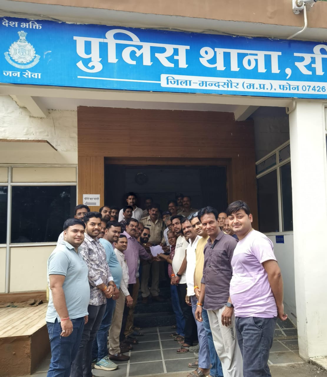 बस स्टैंड पर सराफा व्यापारी की दुकान में हुई चोरी 