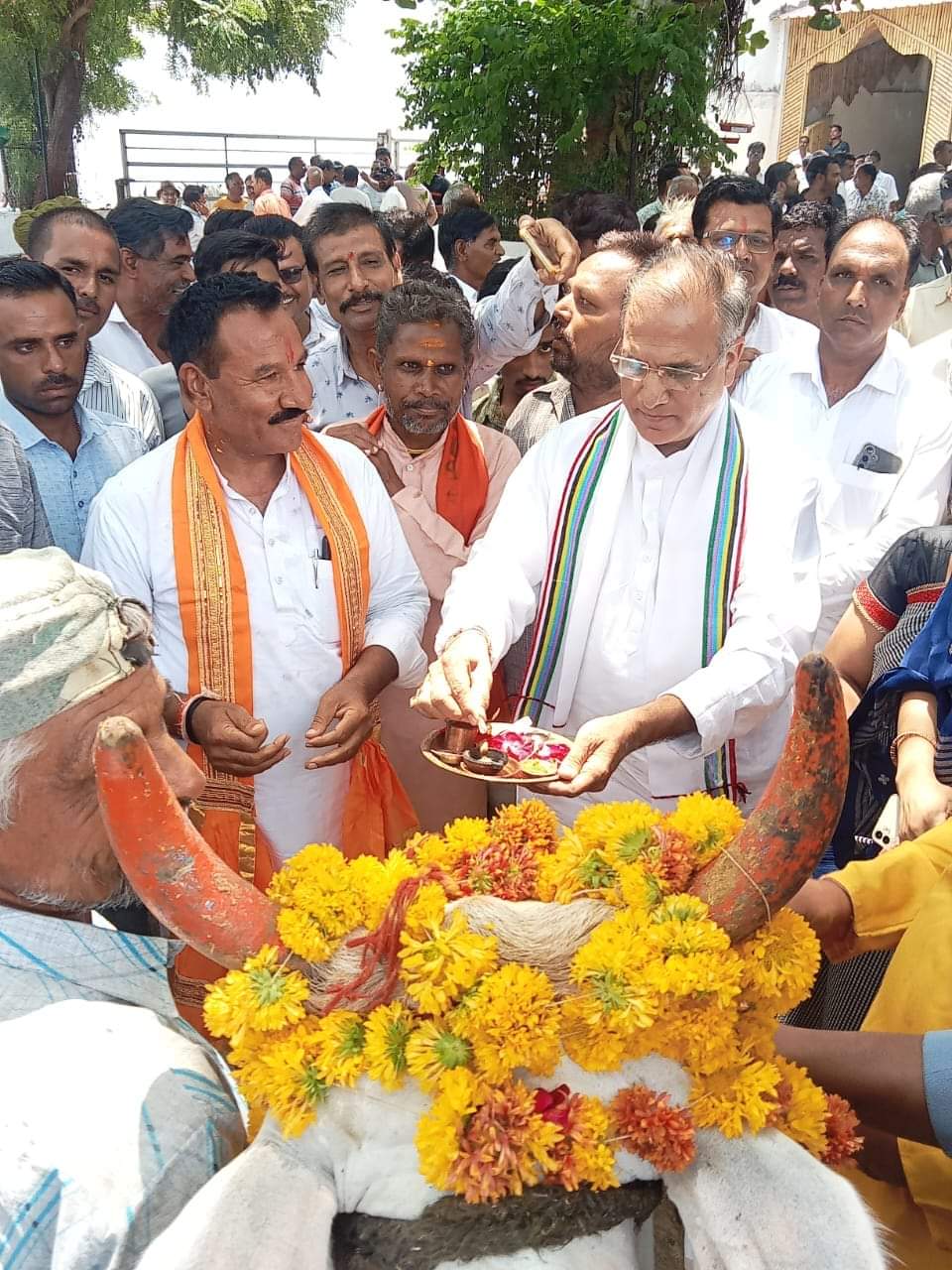 पूर्व विधायक के जन्मदिन पर गौशाला में गौमाता की आरती एवं नेत्र परीक्षण व रक्तदान शिविर हुआ संपन्न