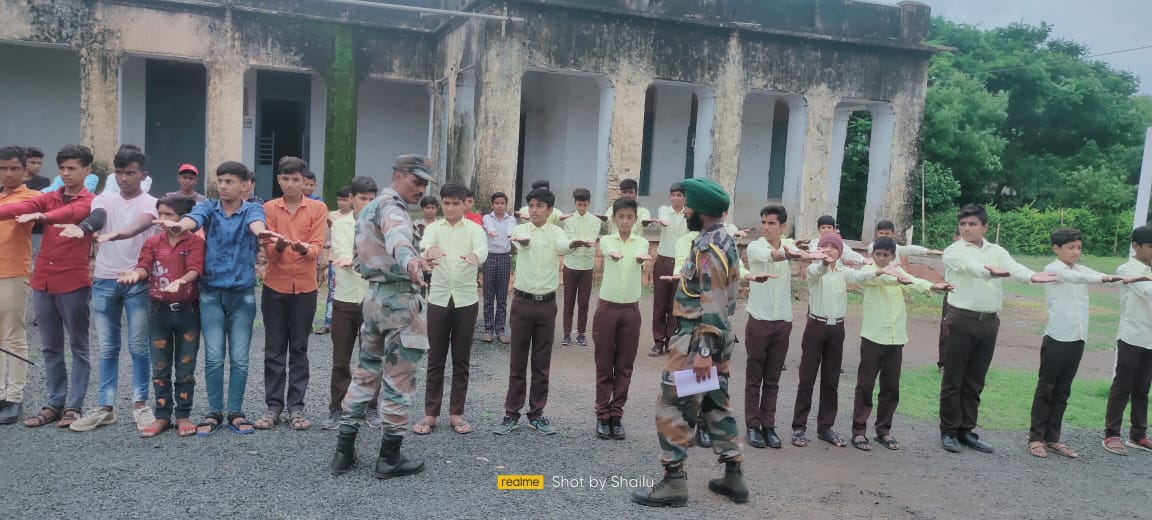 एनसीसी के छात्र सैनिकों की भर्ती का आयोजन किया गया